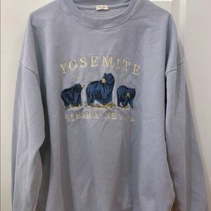 Brandy Melville Erica sweatshirt yosemite Sierra
Nevada embroidered
